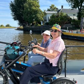 Ria op een fiets